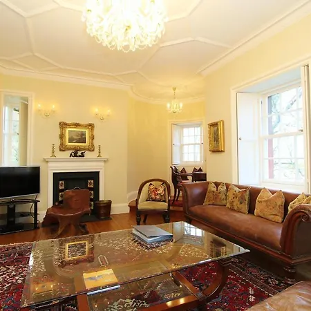 Elegant 3-Bedroom Ramsay Garden Apartment In Edinburgh City Centre Buitenkant foto