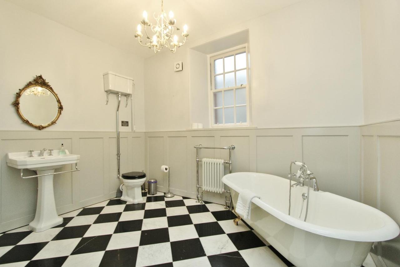 Elegant 3-bedroom Ramsay Garden In Centre Apartamento