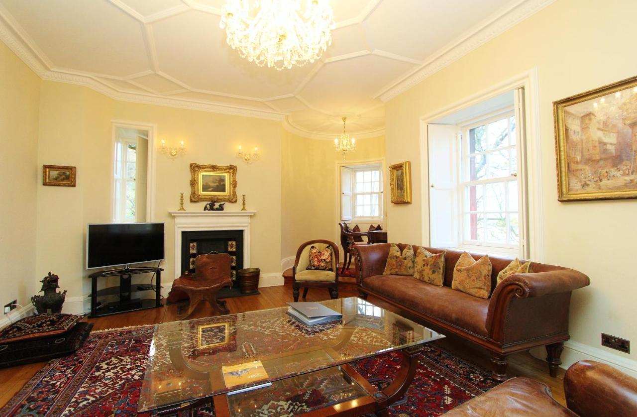 Elegant 3-bedroom Ramsay Garden In Centre Edimburgo
